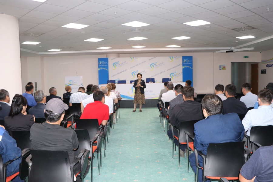 Кәсіпорын қызметкерлерінің Қазақстан Республикасы Мәжілісінің депутатымен кездесуі